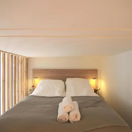 Cool 1-bed In Fantastic Osterbro Location ベッド・アンド・ブレックファスト *