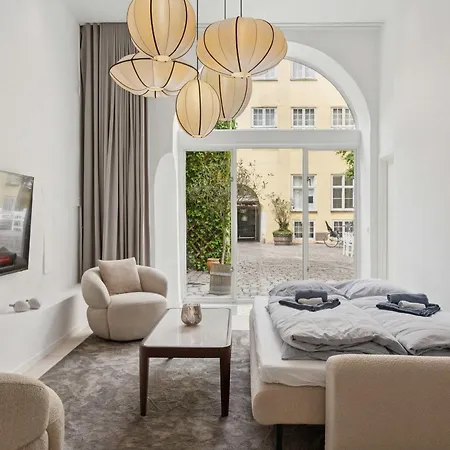 Luxury By Freetown & Canals Apartmán