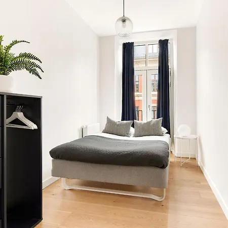 דירה Sanders Leaves - Pleasant Four-bedroom In Downtown
