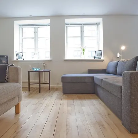Charming In City Centre Apartament